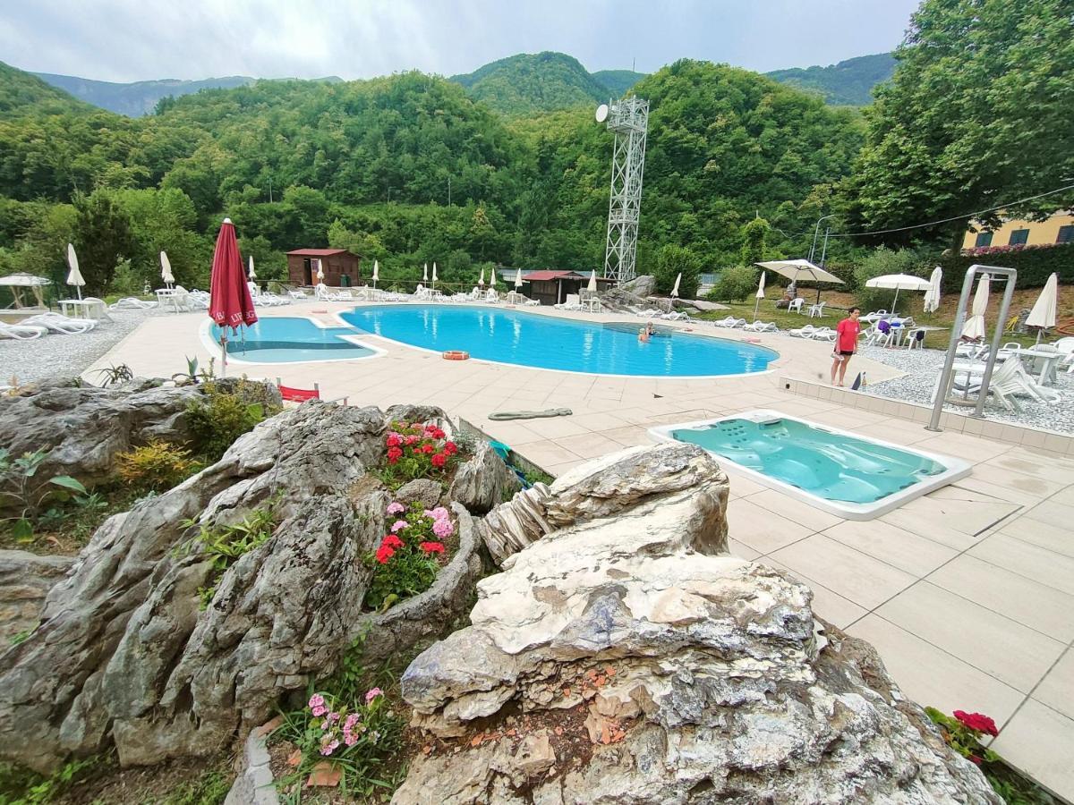 Hotel Palazzo Del Doma - Lake Vagli Vagli di Sotto Екстер'єр фото